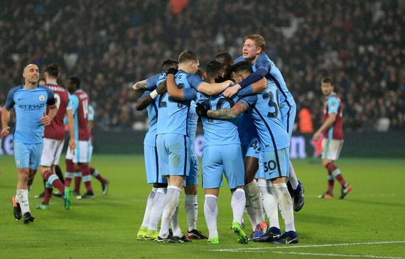 他又是最后一攻的英雄（他又一次成为决胜时刻的英雄）