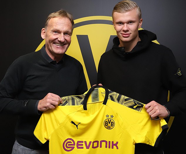 曹永竞：祝贺法比奥获得金靴，接下来继续冲击足协杯（曹永竞向法比奥金靴致贺：下一步全力冲击足协杯）