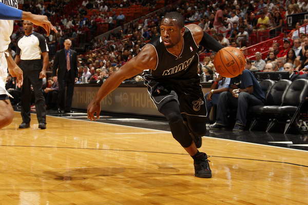 椰子：踢后卫让库普恢复信心；DV9受伤是戴维和奥蓬达的机会（椰子：让库普客串后卫助其重拾信心，DV9伤退成戴维与奥蓬达良机）